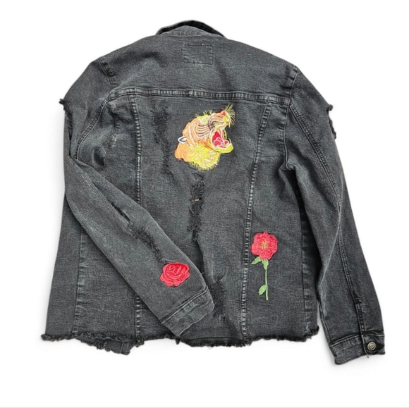 Premium Denim Hammer Jean Jacket With Rose And Tiger Embroidery. - Picture 2 of 10